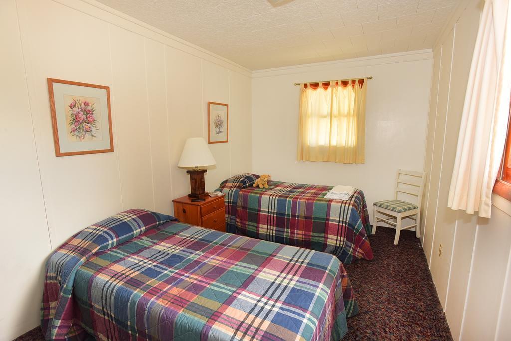 Lincoln Log Colony Hotel เลคจอร์จ ภายนอก รูปภาพ
