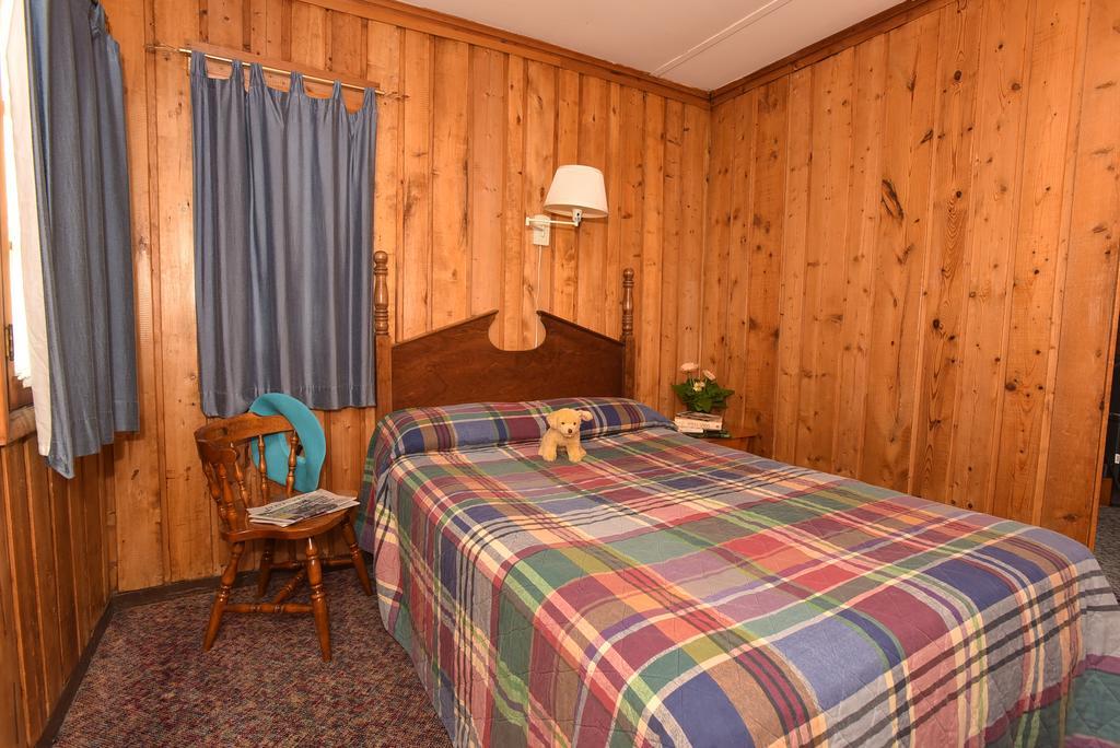 Lincoln Log Colony Hotel เลคจอร์จ ภายนอก รูปภาพ